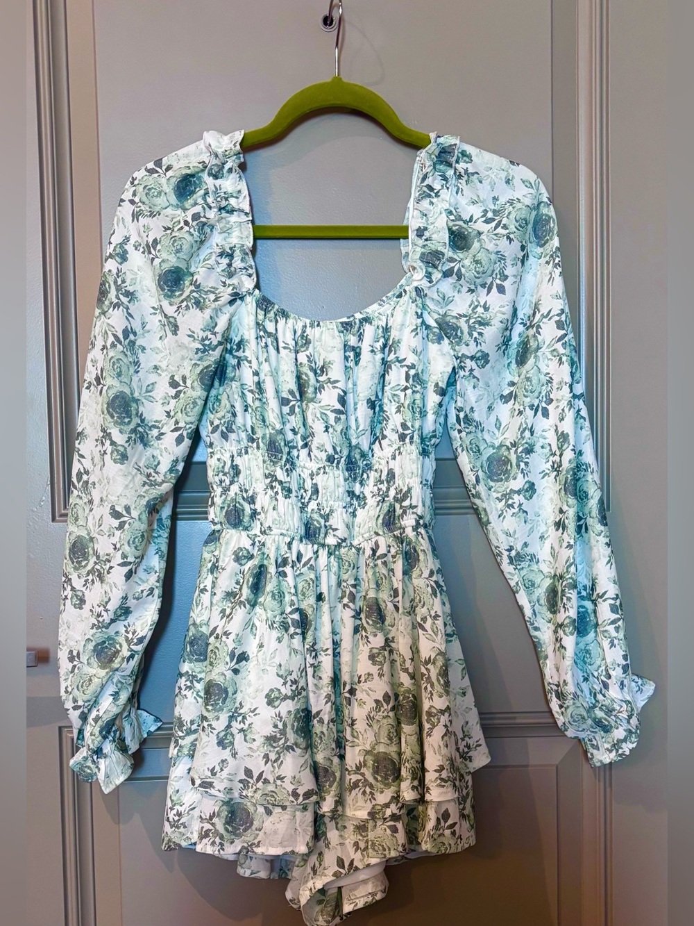 NWT Francesca’s White with Green Roses Long Sleeve Shorts Romper